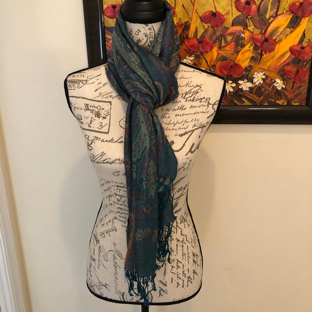 100% Pashimia Scarf NWT